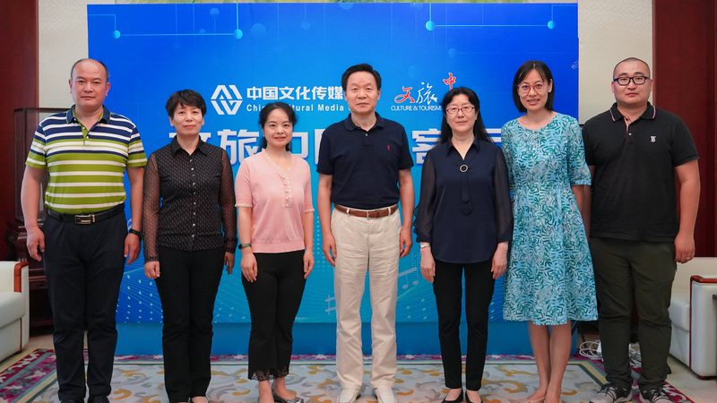 以下是一个短视频代运营团队的人员配置案例：